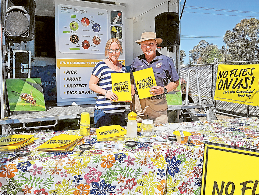 SPREADING THE WORD… Connect GV chief executive officer, Carolynne Young and Goulburn Murray Valley Regional Fruit Fly coordinator, Ross Abberfield spread the word on Queensland Fruit Fly at the Shepparton Billabong Garden Complex Expo on Saturday, October 6 and Sunday, October 7. Photo: Supplied.