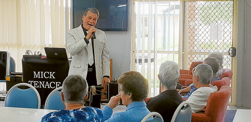 A SHOW FOR LOCALS ON MOTHER’S DAY… Local entertainer, Mick Tenace will be the putting on a show at Eureka Shepparton Gardens on Mother’s Day. Photo: Supplied.