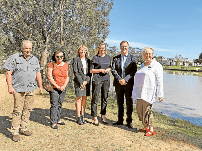 ED---Numurkah-flood-levee PROTECTION AGAINST FLOODS… Numurkah Flood Action Group members, Peter Sprunt and Kerry Cursons, Liberal Candidate for Shepparton, Cheryl Hammer, Shadow Minister for Water, Steph Ryan, Nationals Candidate for Shepparton, Peter Schwarz and Moira Shire Councillor, Marie Martin. Photo: Supplied.