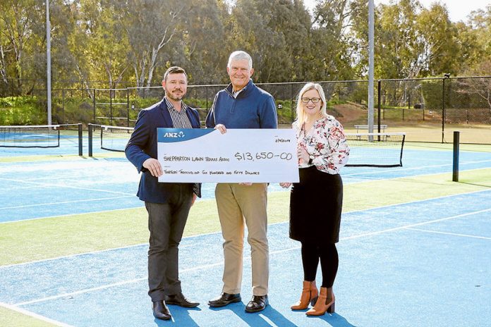 SPORT---ANZ-Shepparton-Lawn-Tennis-Club-cheque
