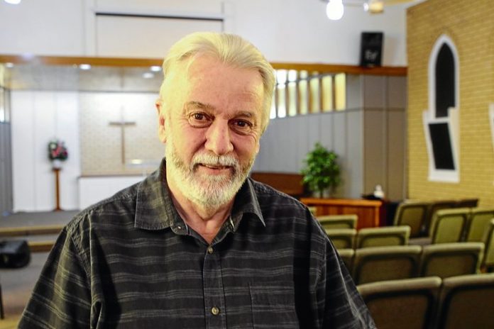 ED-BarryHutchingscon_38407