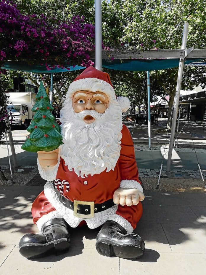 ED-Christmasdecos-1_78424