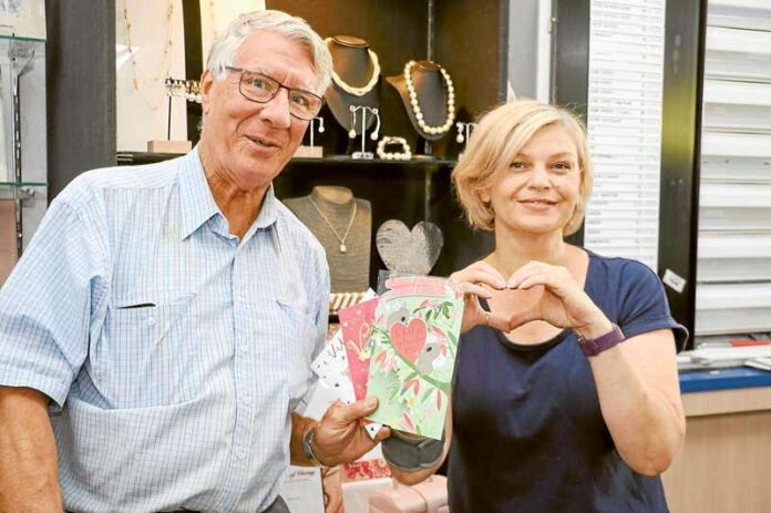 ADV---Focus-Cards-&-Gifts-1