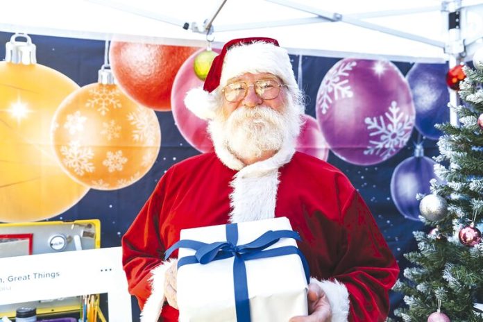 1732590560-Santa_on__49590