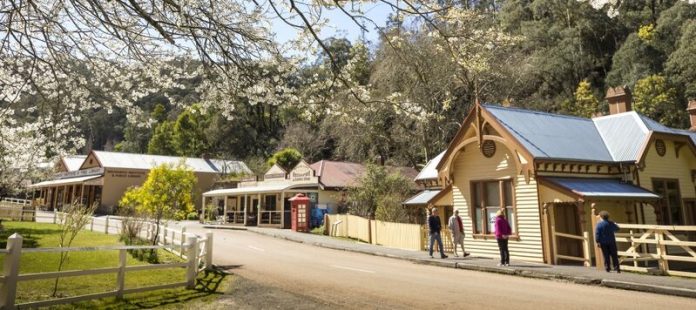 tiny-towns-banner_48450