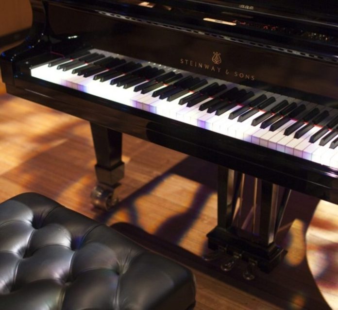 steinway_54563
